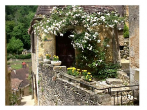 Tibalou in Beynac, offers a breathtaking view